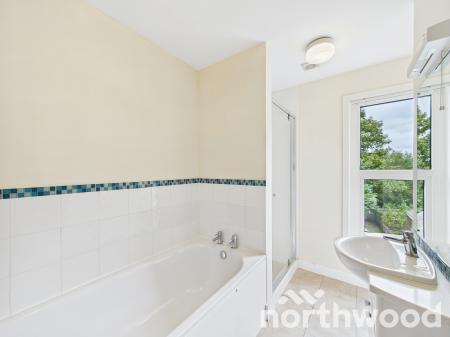 2 bedroom Terraced House for sale in Hardinge Road, Town Centre, Ashford, TN24