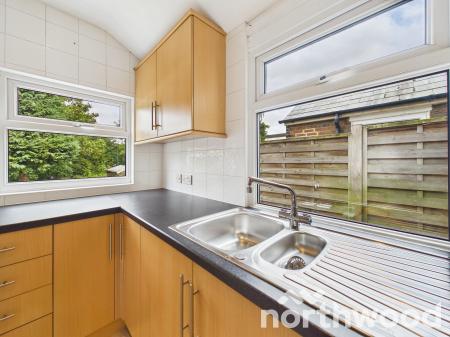 2 bedroom Terraced House for sale in Hardinge Road, Town Centre, Ashford, TN24