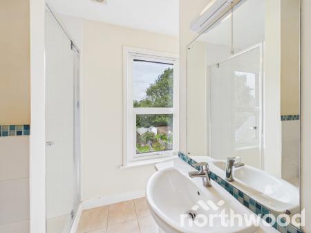 2 bedroom Terraced House for sale in Hardinge Road, Town Centre, Ashford, TN24