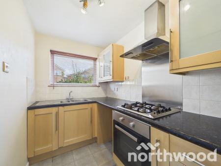 2 bedroom Semi-detached house for sale in Brentwood, Ashford, TN23