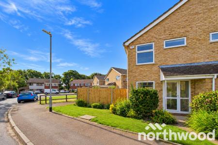 2 bedroom Semi-detached house for sale in Brentwood, Ashford, TN23