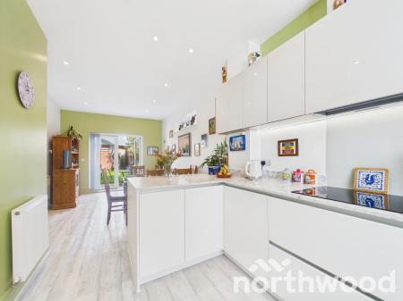 3 bedroom Detached house for sale in Lakeview Gardens, Chilmington Lakes, Ashford, TN23