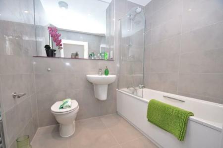 1 bedroom Flat to let in Victoria Crescent, La Riviere, Ashford, TN23