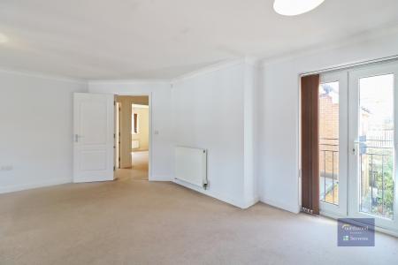 2 bedroom Flat to let in Running Foxes Lane, Singleton, Ashford, TN23