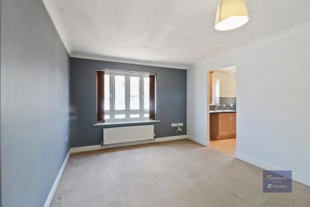 2 bedroom Flat to let in Running Foxes Lane, Singleton, Ashford, TN23
