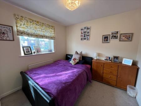 3 bedroom Detached house to let in Wallis Road, Ashford, Ashford, TN24