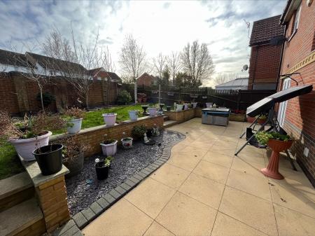 3 bedroom Detached house to let in Wallis Road, Ashford, Ashford, TN24