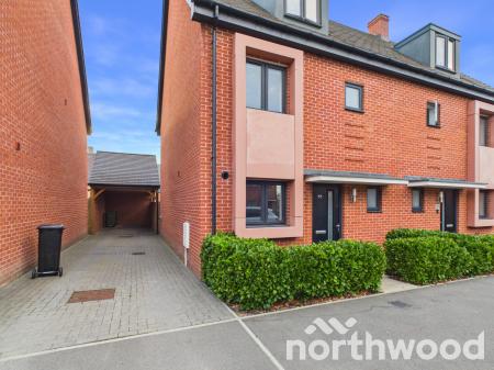 4 bedroom Semi-detached house to let in Heritage Road, Ashford, Ashford, TN25