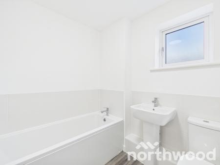 4 bedroom Semi-detached house to let in Heritage Road, Ashford, Ashford, TN25