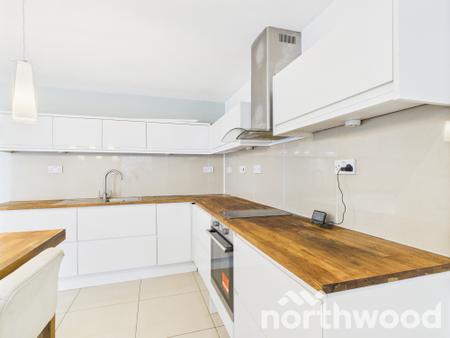 1 bedroom Flat to let in Sandgate High Street, Sandgate, CT20