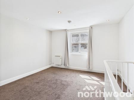 1 bedroom Flat to let in Sandgate High Street, Sandgate, CT20