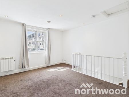1 bedroom Flat to let in Sandgate High Street, Sandgate, CT20