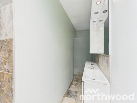 1 bedroom Flat to let in Sandgate High Street, Sandgate, CT20
