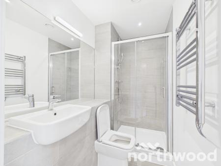 2 bedroom Flat to let in Hampton Place, Victoria Way, Ashford, TN23
