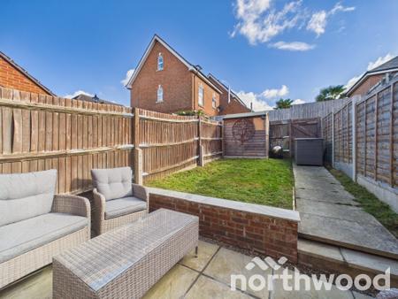 2 bedroom Terraced House for sale in Gravelly Field, Singleton, Ashford, TN23