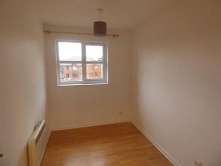 2 bedroom Flat to let in Longacre Road, Singleton, Ashford, TN23