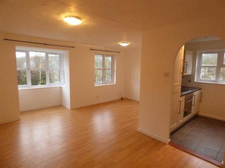 2 bedroom Flat to let in Longacre Road, Singleton, Ashford, TN23