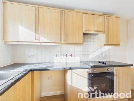3 bedroom Terraced House to let in Orchid Court, Kingsnorth, Ashford, TN23