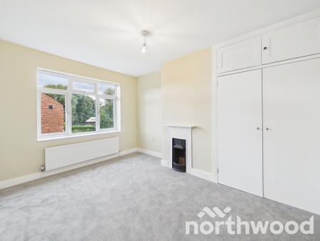 3 bedroom Semi-detached house for sale in Victoria Road, Town Centre, Ashford, TN23