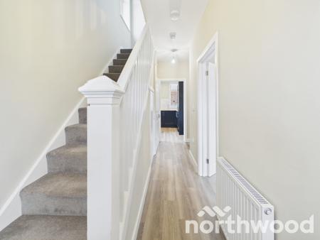 3 bedroom Semi-detached house for sale in Victoria Road, Town Centre, Ashford, TN23