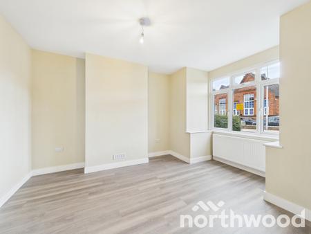 3 bedroom Semi-detached house for sale in Victoria Road, Town Centre, Ashford, TN23