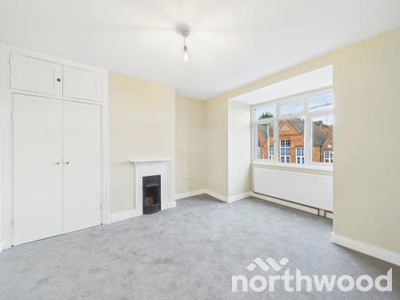 3 bedroom Semi-detached house for sale in Victoria Road, Town Centre, Ashford, TN23