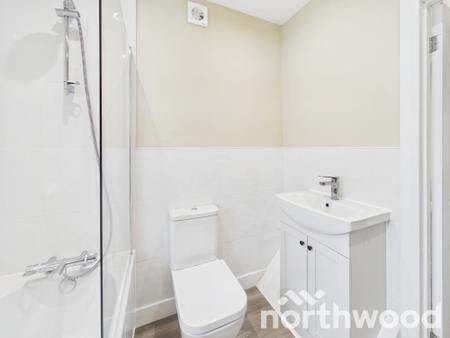 3 bedroom Semi-detached house for sale in Victoria Road, Town Centre, Ashford, TN23