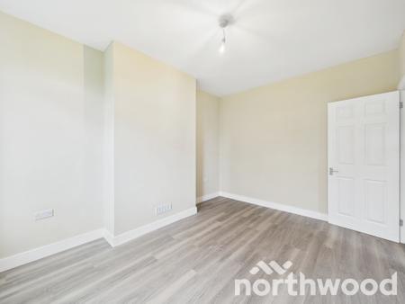 3 bedroom Semi-detached house for sale in Victoria Road, Town Centre, Ashford, TN23