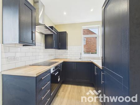 3 bedroom Semi-detached house for sale in Victoria Road, Town Centre, Ashford, TN23