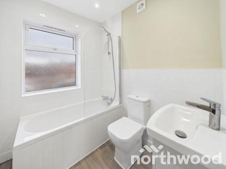 3 bedroom Semi-detached house for sale in Victoria Road, Town Centre, Ashford, TN23