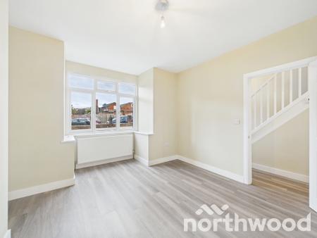 3 bedroom Semi-detached house for sale in Victoria Road, Town Centre, Ashford, TN23