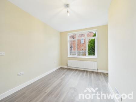 3 bedroom Semi-detached house for sale in Victoria Road, Town Centre, Ashford, TN23