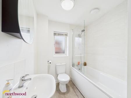 2 bedroom End of terrace house for sale in Bailey Road, Banbury, OX16