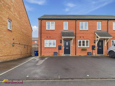 2 bedroom End of terrace house for sale in Bailey Road, Banbury, OX16