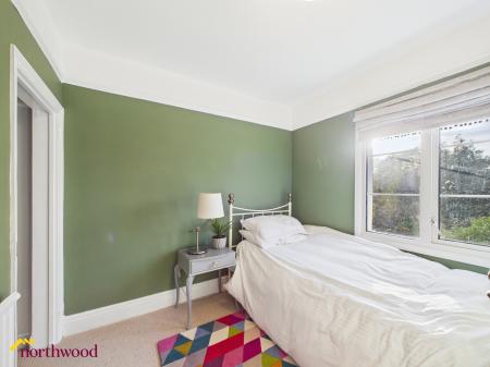 5 bedroom Detached house for sale in Barford Road, Bloxham, OX15