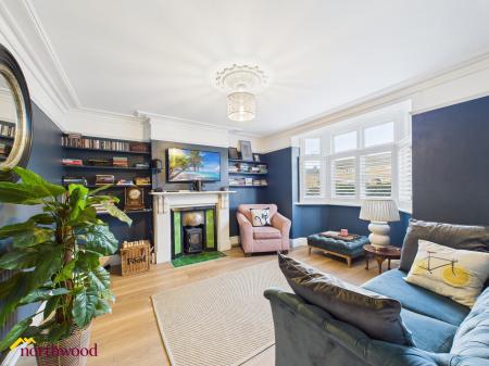 5 bedroom Detached house for sale in Barford Road, Bloxham, OX15