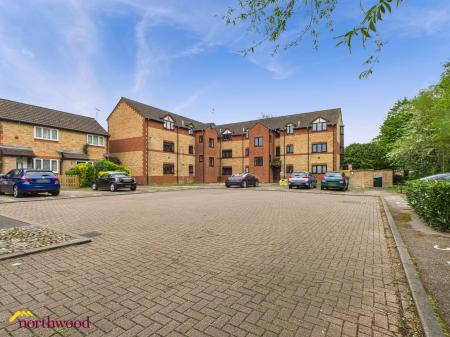 2 bedroom Flat for sale in Broome Way, Banbury, OX16