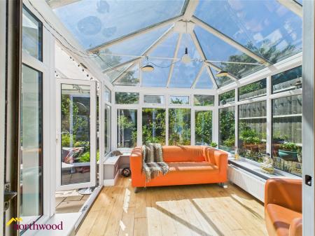 4 bedroom Detached house for sale in Chipperfield Park Road, Bloxham, OX15