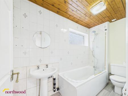 4 bedroom End of terrace house for sale in Ferriston, Banbury, OX16