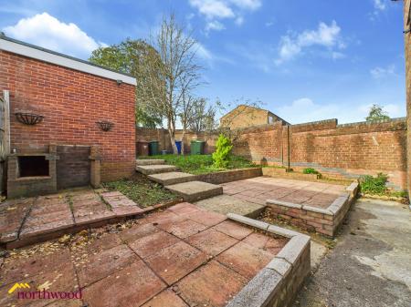 4 bedroom End of terrace house for sale in Ferriston, Banbury, OX16