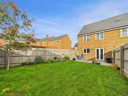 3 bedroom End of terrace house for sale in Kingerlee Road, Banbury, OX16
