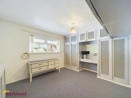 2 bedroom Detached bungalow for sale in Manor Park, Claydon, OX17