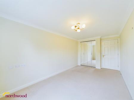 1 bedroom Flat for sale in Merisham Court School Lane, Banbury, OX16