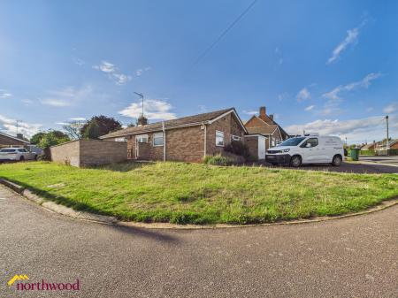 3 bedroom Detached bungalow for sale in Rochester Way, Twyford, OX17