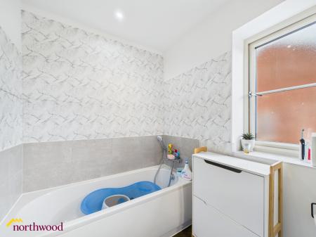 3 bedroom Semi-detached house for sale in Upton Close, Banbury, OX16