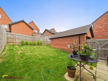 3 bedroom Semi-detached house for sale in Upton Close, Banbury, OX16