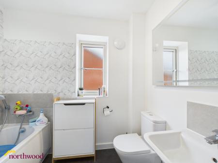 3 bedroom Semi-detached house for sale in Upton Close, Banbury, OX16