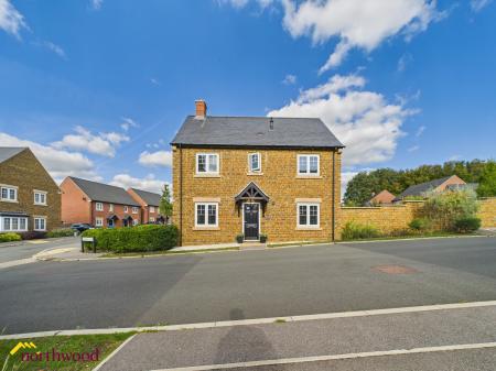 3 bedroom Detached house for sale in Yeoman Close, Bodicote, OX15