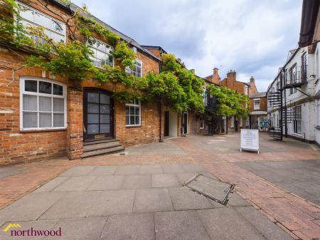 2 bedroom Flat for sale in White Lion Walk, Banbury Town Centre