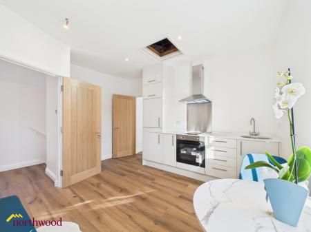 1 bedroom Studio flat to let in George Street, Banbury, OX16